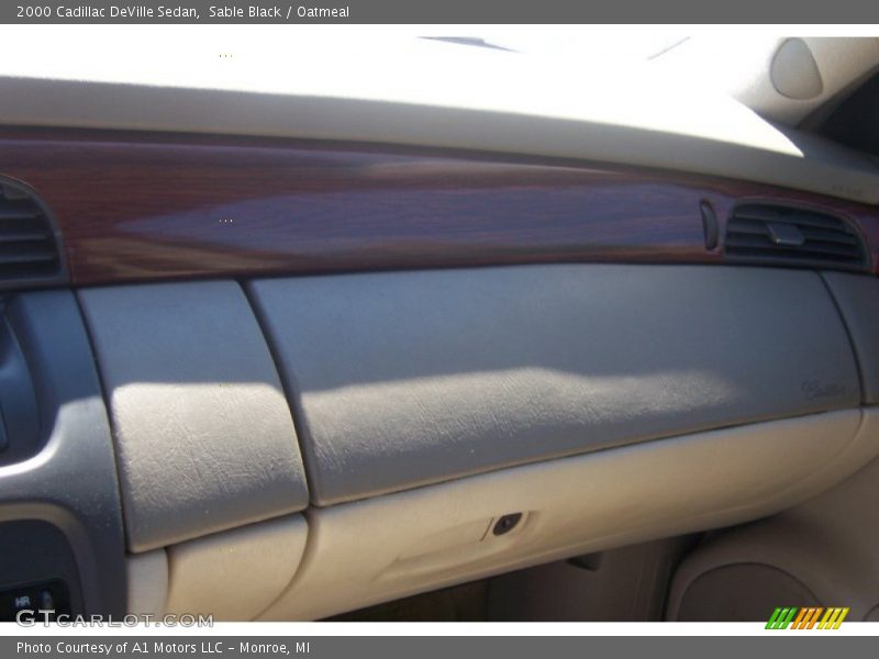 Sable Black / Oatmeal 2000 Cadillac DeVille Sedan