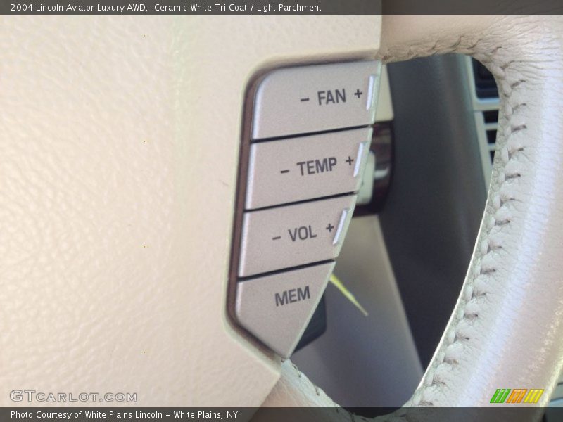 Controls of 2004 Aviator Luxury AWD