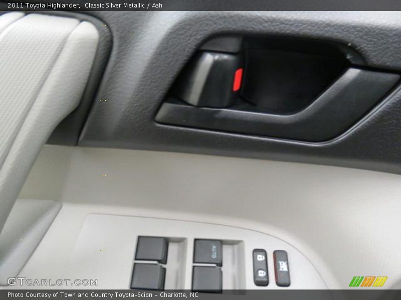 Classic Silver Metallic / Ash 2011 Toyota Highlander