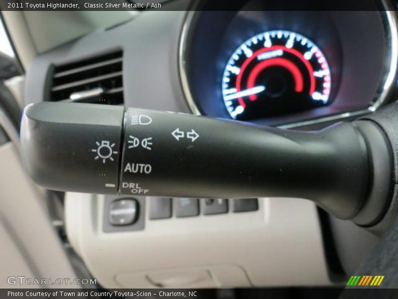 Classic Silver Metallic / Ash 2011 Toyota Highlander