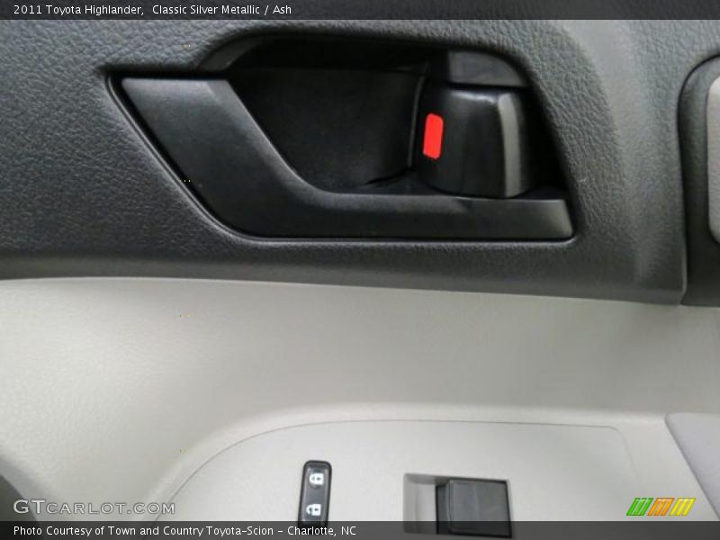 Classic Silver Metallic / Ash 2011 Toyota Highlander