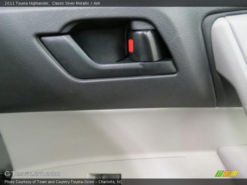 Classic Silver Metallic / Ash 2011 Toyota Highlander