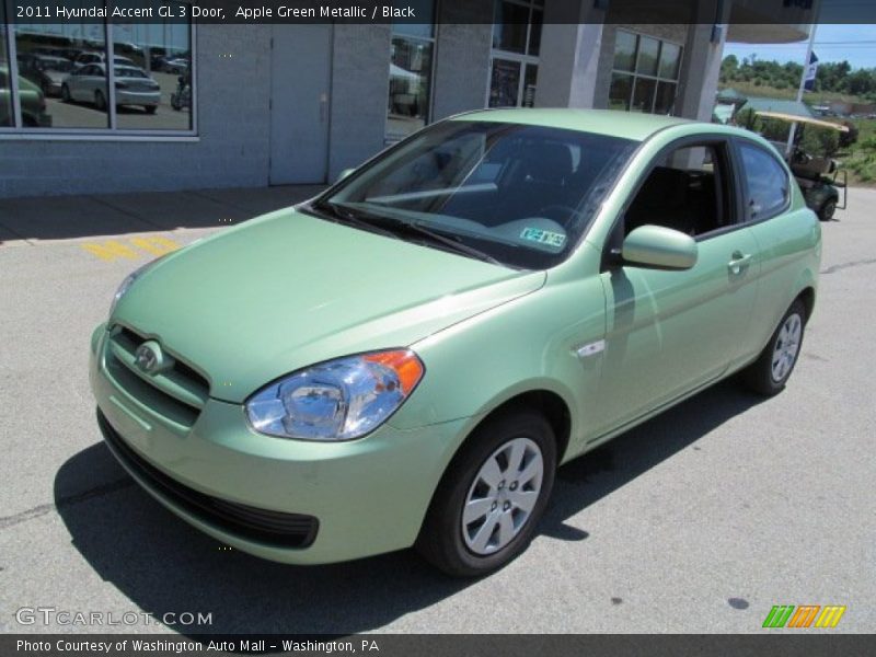 Front 3/4 View of 2011 Accent GL 3 Door