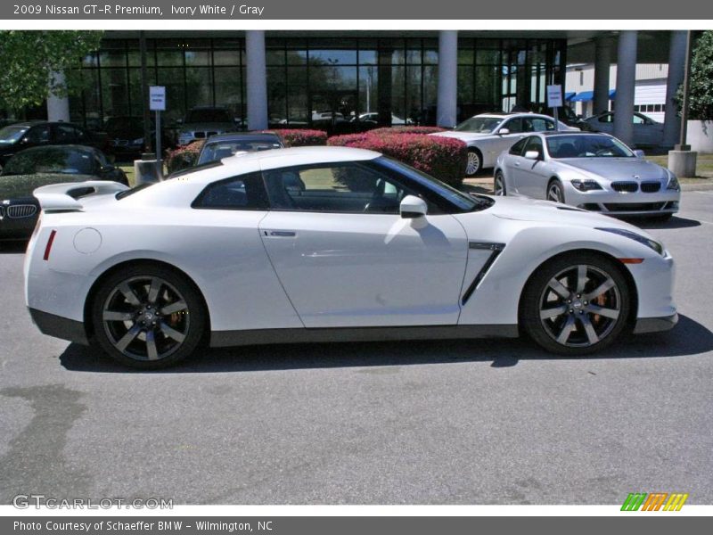 Ivory White / Gray 2009 Nissan GT-R Premium