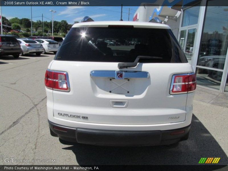 Cream White / Black 2008 Saturn Outlook XE AWD