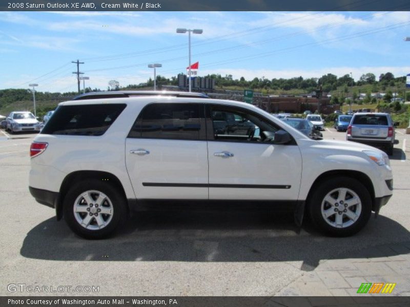 Cream White / Black 2008 Saturn Outlook XE AWD