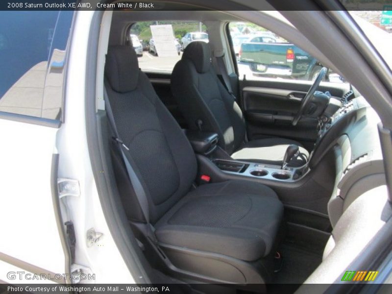 Cream White / Black 2008 Saturn Outlook XE AWD