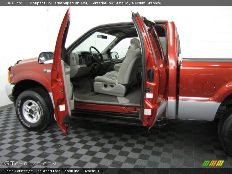 Toreador Red Metallic / Medium Graphite 2001 Ford F250 Super Duty Lariat SuperCab 4x4