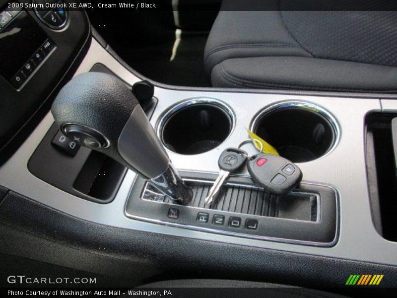 Cream White / Black 2008 Saturn Outlook XE AWD