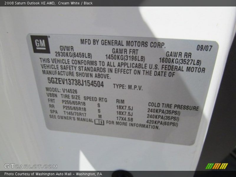 Cream White / Black 2008 Saturn Outlook XE AWD