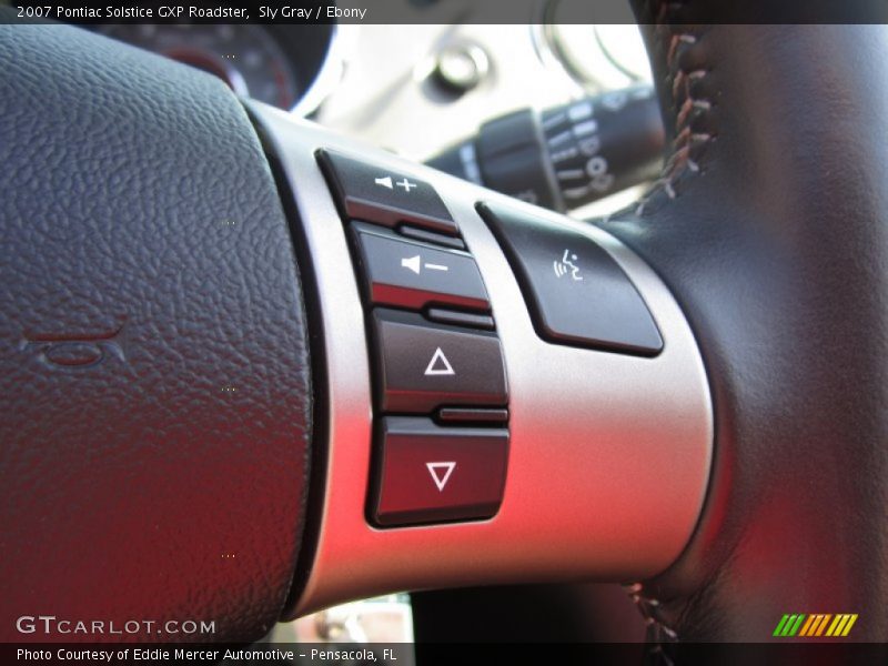 Controls of 2007 Solstice GXP Roadster