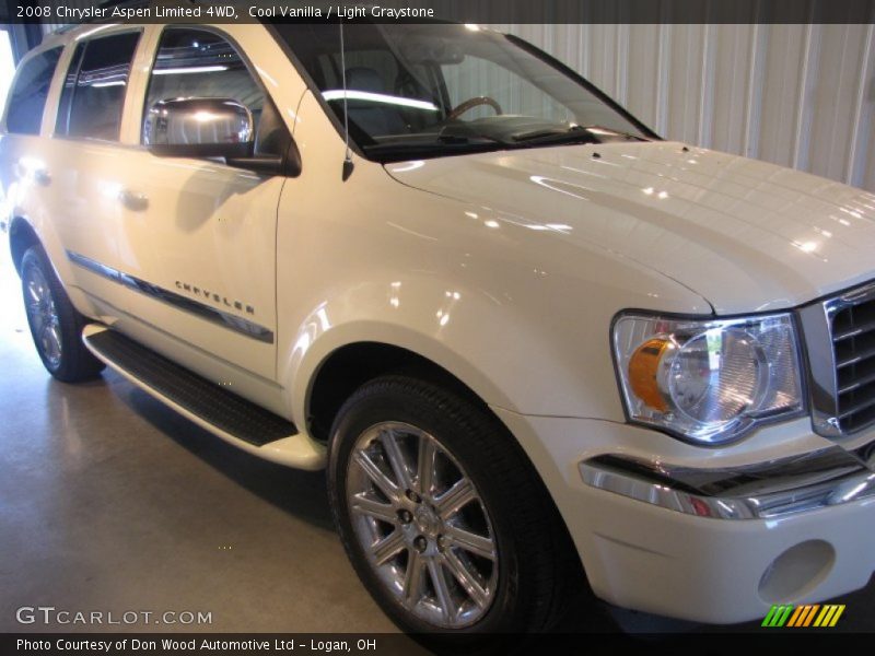 Cool Vanilla / Light Graystone 2008 Chrysler Aspen Limited 4WD