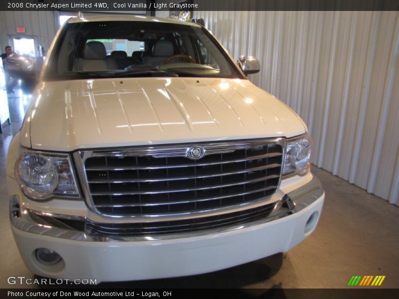 Cool Vanilla / Light Graystone 2008 Chrysler Aspen Limited 4WD