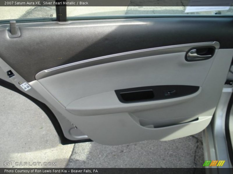 Silver Pearl Metallic / Black 2007 Saturn Aura XE
