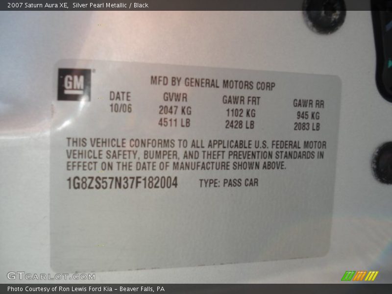Silver Pearl Metallic / Black 2007 Saturn Aura XE