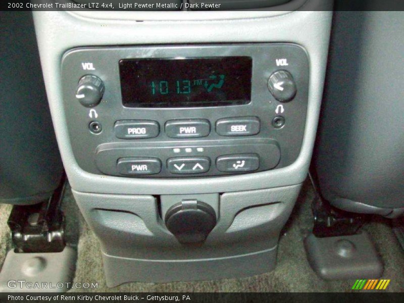 Light Pewter Metallic / Dark Pewter 2002 Chevrolet TrailBlazer LTZ 4x4