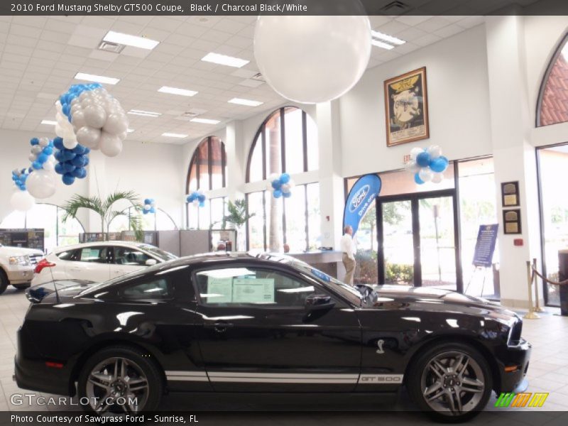Black / Charcoal Black/White 2010 Ford Mustang Shelby GT500 Coupe