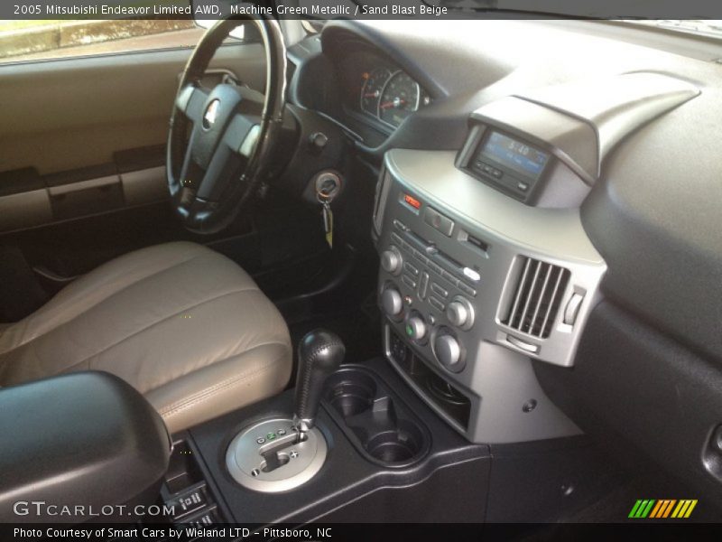 Dashboard of 2005 Endeavor Limited AWD