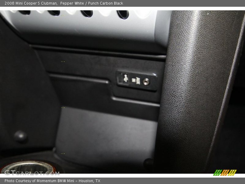 Pepper White / Punch Carbon Black 2008 Mini Cooper S Clubman