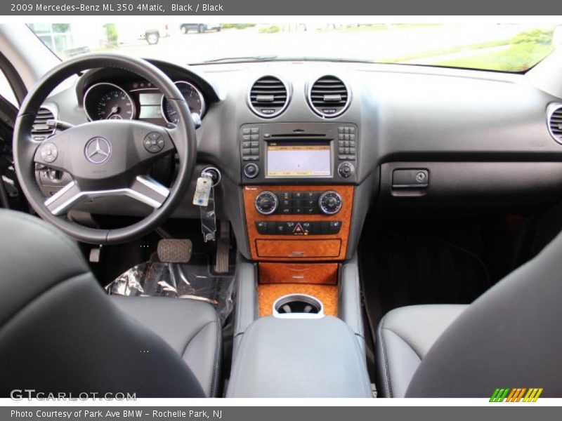 Dashboard of 2009 ML 350 4Matic