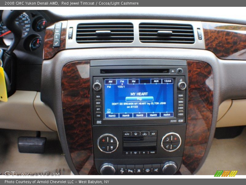 Controls of 2008 Yukon Denali AWD