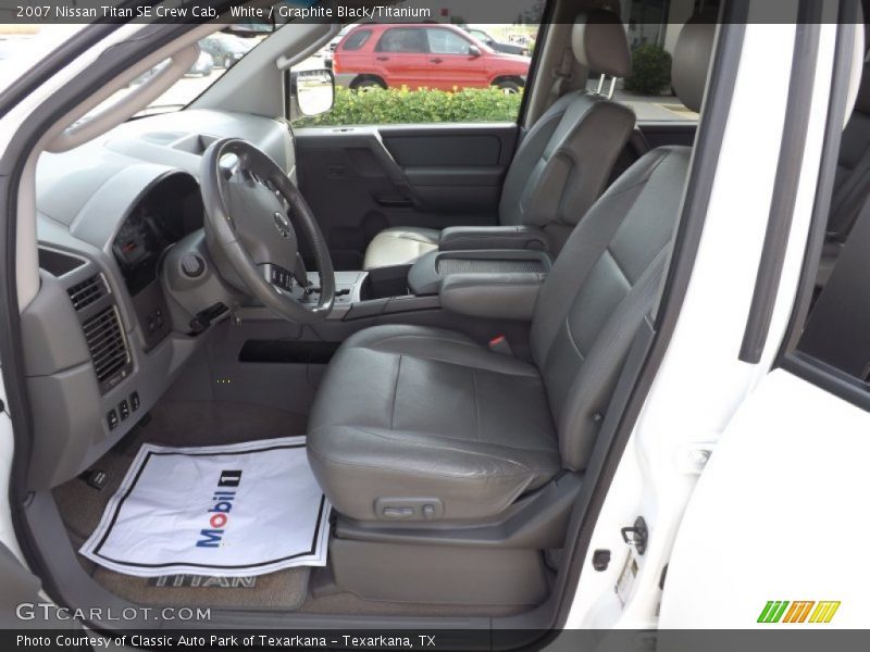 White / Graphite Black/Titanium 2007 Nissan Titan SE Crew Cab