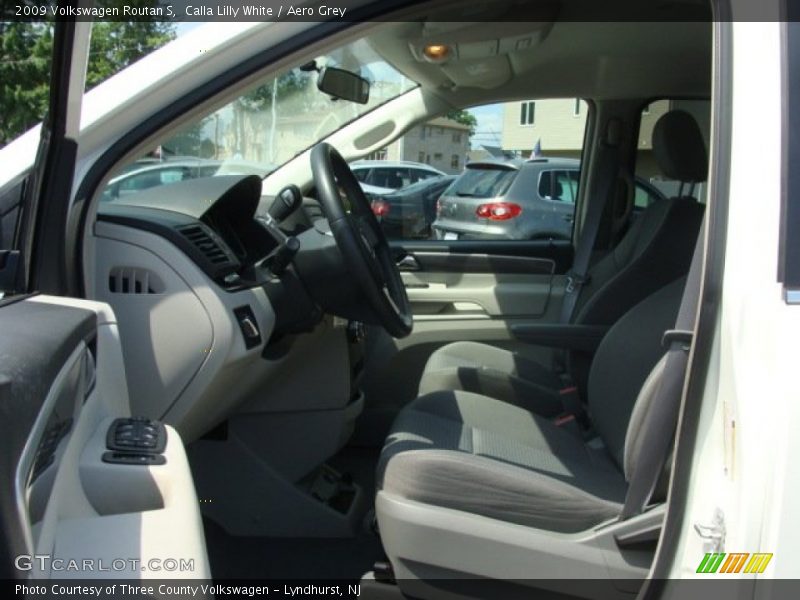 Calla Lilly White / Aero Grey 2009 Volkswagen Routan S