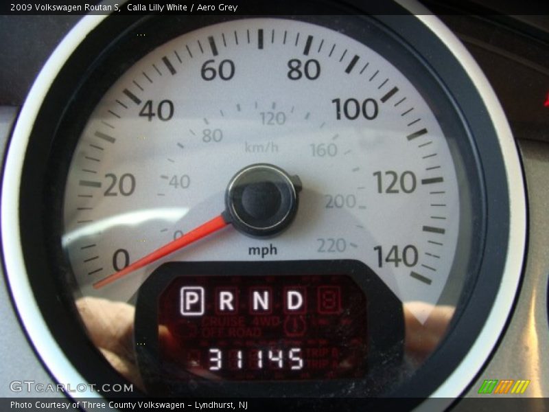 Calla Lilly White / Aero Grey 2009 Volkswagen Routan S
