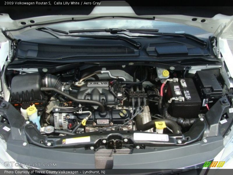 Calla Lilly White / Aero Grey 2009 Volkswagen Routan S