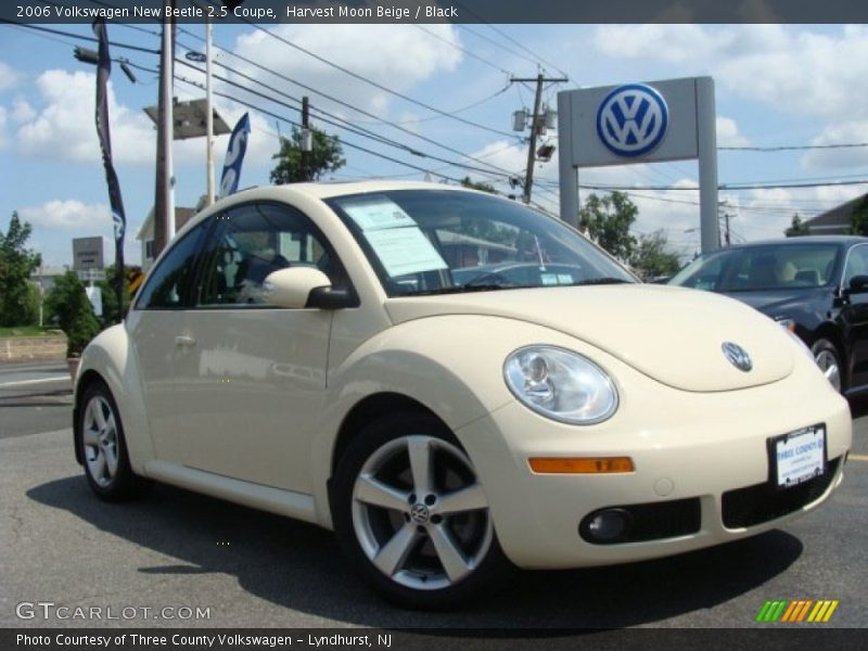 Front 3/4 View of 2006 New Beetle 2.5 Coupe