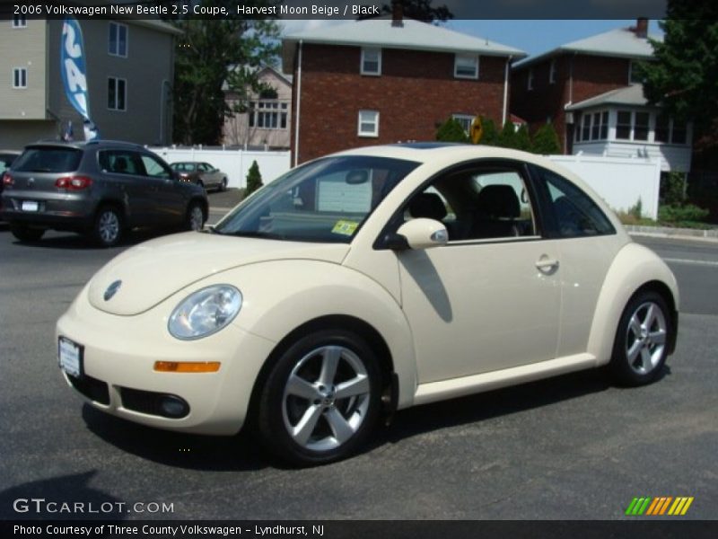 Harvest Moon Beige / Black 2006 Volkswagen New Beetle 2.5 Coupe