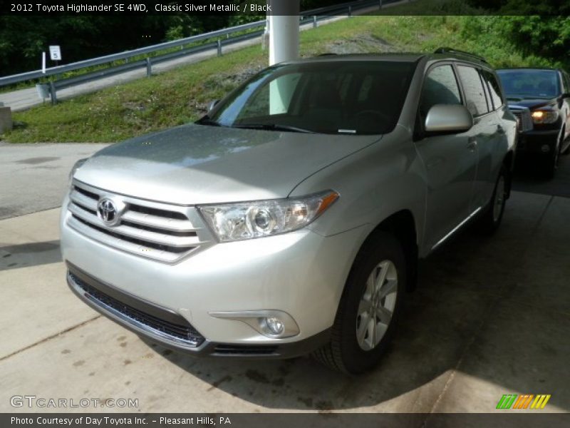 Classic Silver Metallic / Black 2012 Toyota Highlander SE 4WD