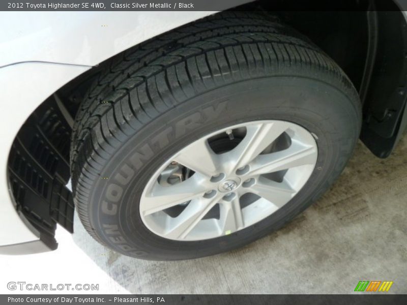Classic Silver Metallic / Black 2012 Toyota Highlander SE 4WD