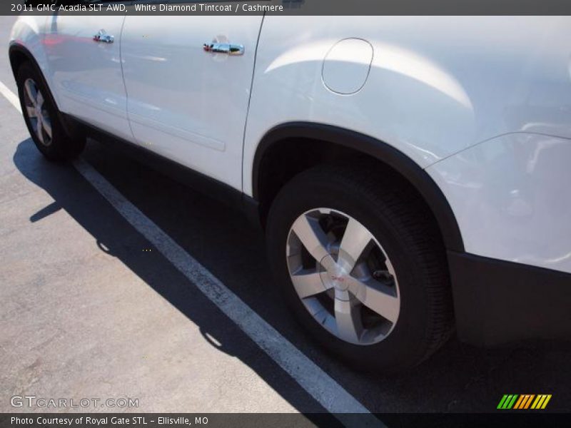 White Diamond Tintcoat / Cashmere 2011 GMC Acadia SLT AWD