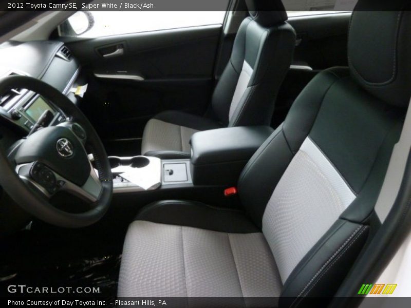 Super White / Black/Ash 2012 Toyota Camry SE