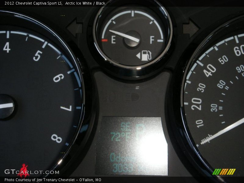 Arctic Ice White / Black 2012 Chevrolet Captiva Sport LS