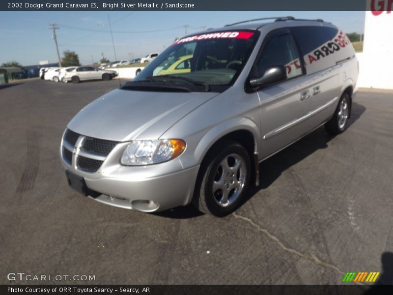 Bright Silver Metallic / Sandstone 2002 Dodge Grand Caravan ES