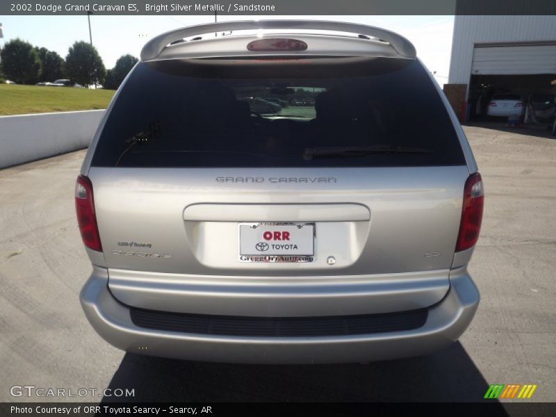 Bright Silver Metallic / Sandstone 2002 Dodge Grand Caravan ES