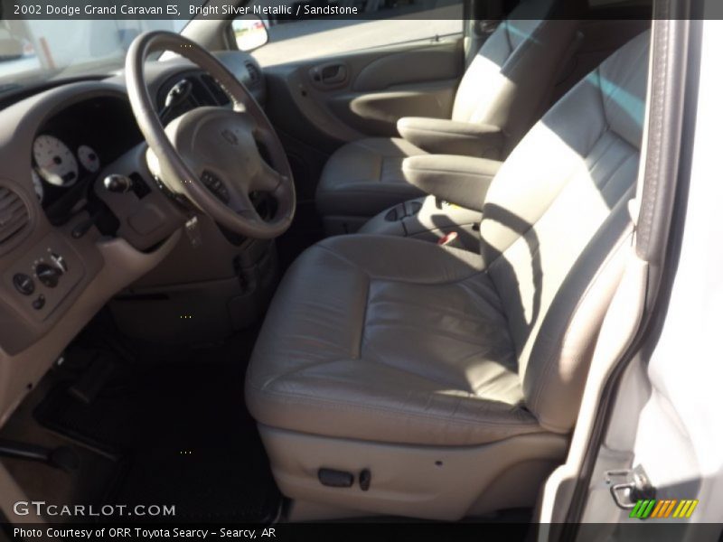 Bright Silver Metallic / Sandstone 2002 Dodge Grand Caravan ES