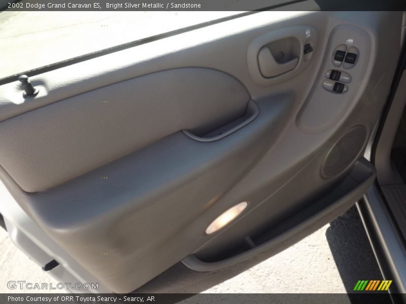 Bright Silver Metallic / Sandstone 2002 Dodge Grand Caravan ES