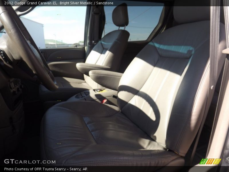 Bright Silver Metallic / Sandstone 2002 Dodge Grand Caravan ES