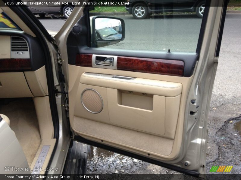 Light French Silk Metallic / Camel 2006 Lincoln Navigator Ultimate 4x4