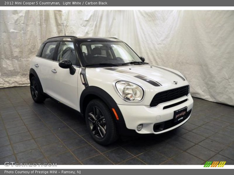 Light White / Carbon Black 2012 Mini Cooper S Countryman