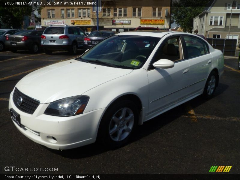 Satin White Pearl / Blond 2005 Nissan Altima 3.5 SL