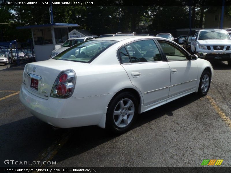 Satin White Pearl / Blond 2005 Nissan Altima 3.5 SL