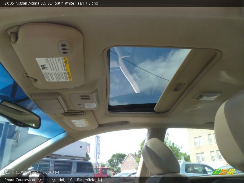 Satin White Pearl / Blond 2005 Nissan Altima 3.5 SL
