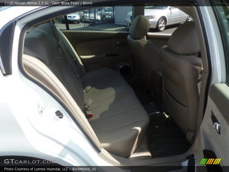 Satin White Pearl / Blond 2005 Nissan Altima 3.5 SL