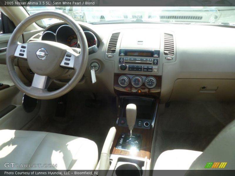 Satin White Pearl / Blond 2005 Nissan Altima 3.5 SL