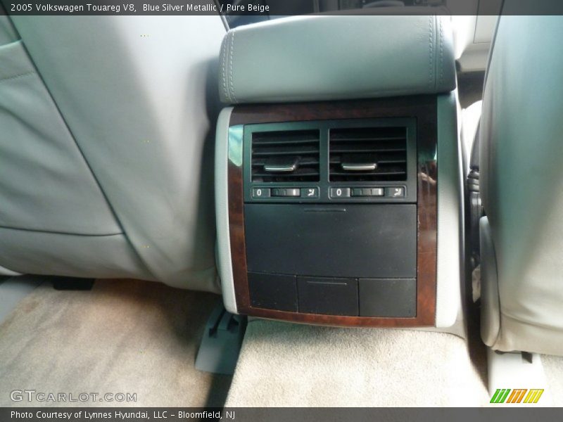 Blue Silver Metallic / Pure Beige 2005 Volkswagen Touareg V8