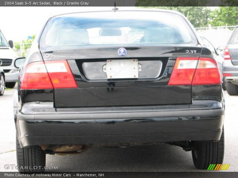 Black / Granite Gray 2004 Saab 9-5 Arc Sedan